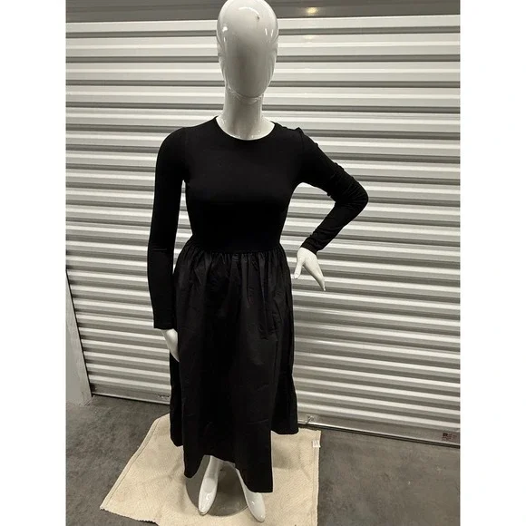 Commense Must-Have Black Maxi Dress: Elegant, Comfortable & Chic size M - Picture 5 of 8